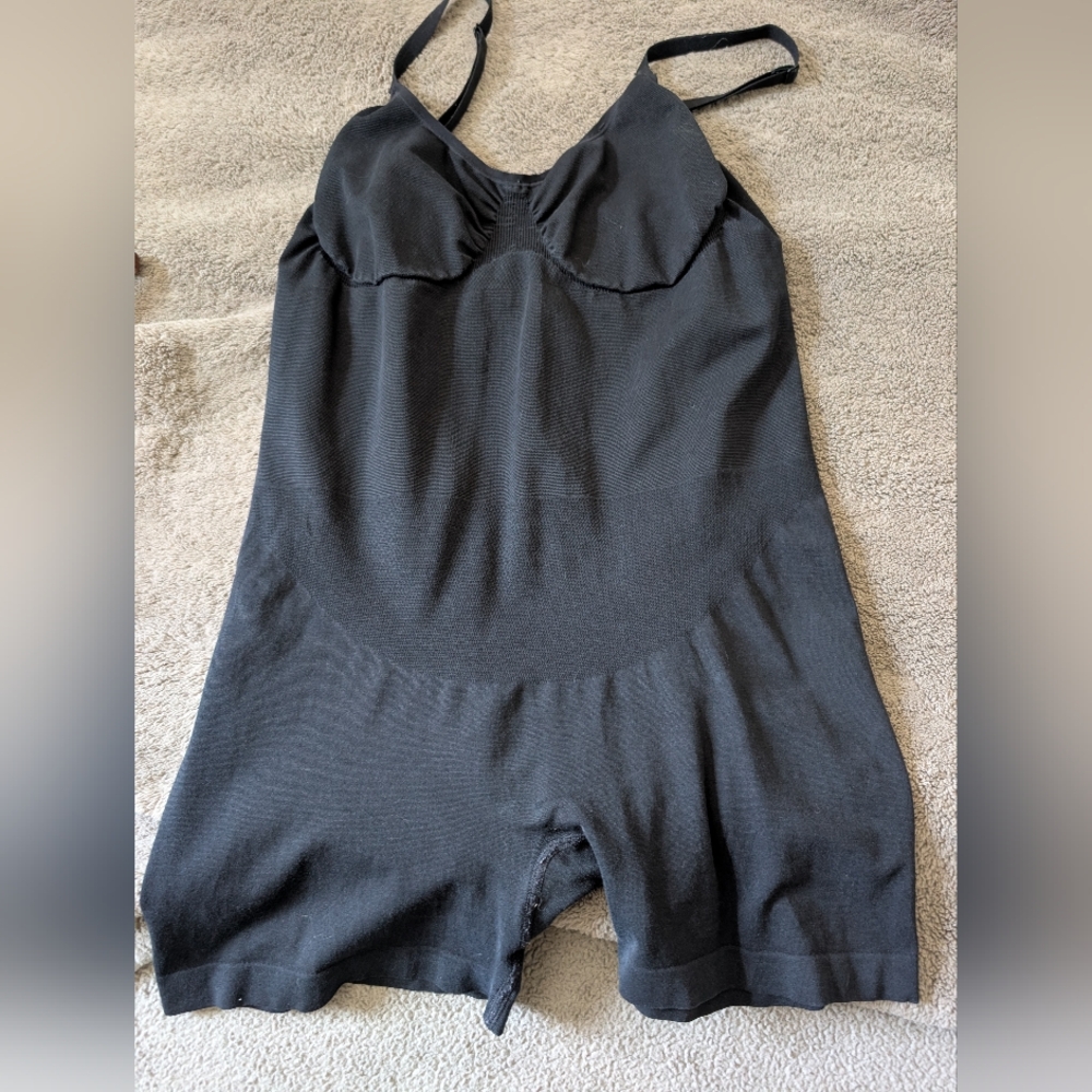 YITTY Classic Black Shape wear